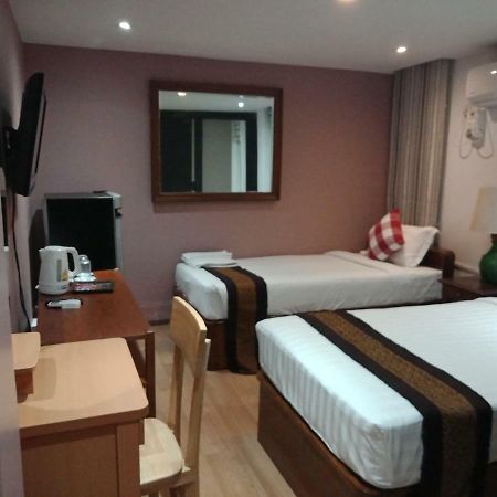The Varsity House Inn & Serviced Apartments Rangoon Buitenkant foto