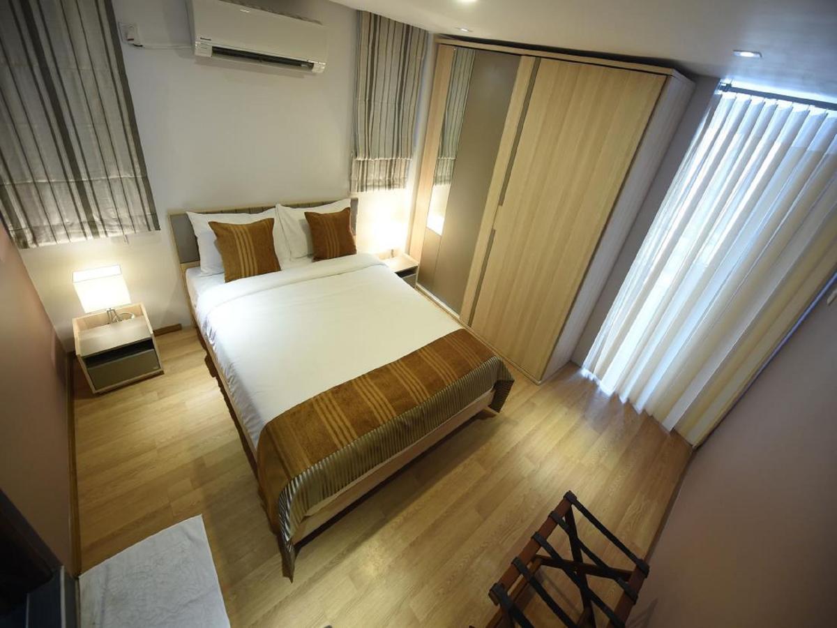 The Varsity House Inn & Serviced Apartments Rangoon Buitenkant foto