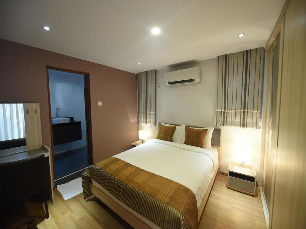 The Varsity House Inn & Serviced Apartments Rangoon Buitenkant foto
