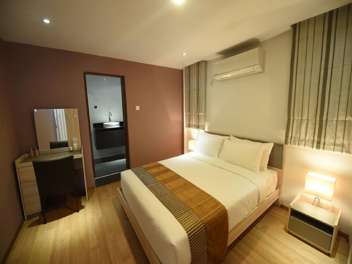 The Varsity House Inn & Serviced Apartments Rangoon Buitenkant foto