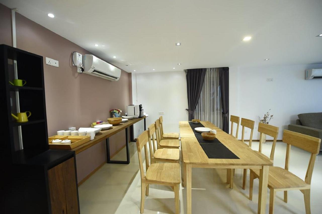 The Varsity House Inn & Serviced Apartments Rangoon Buitenkant foto