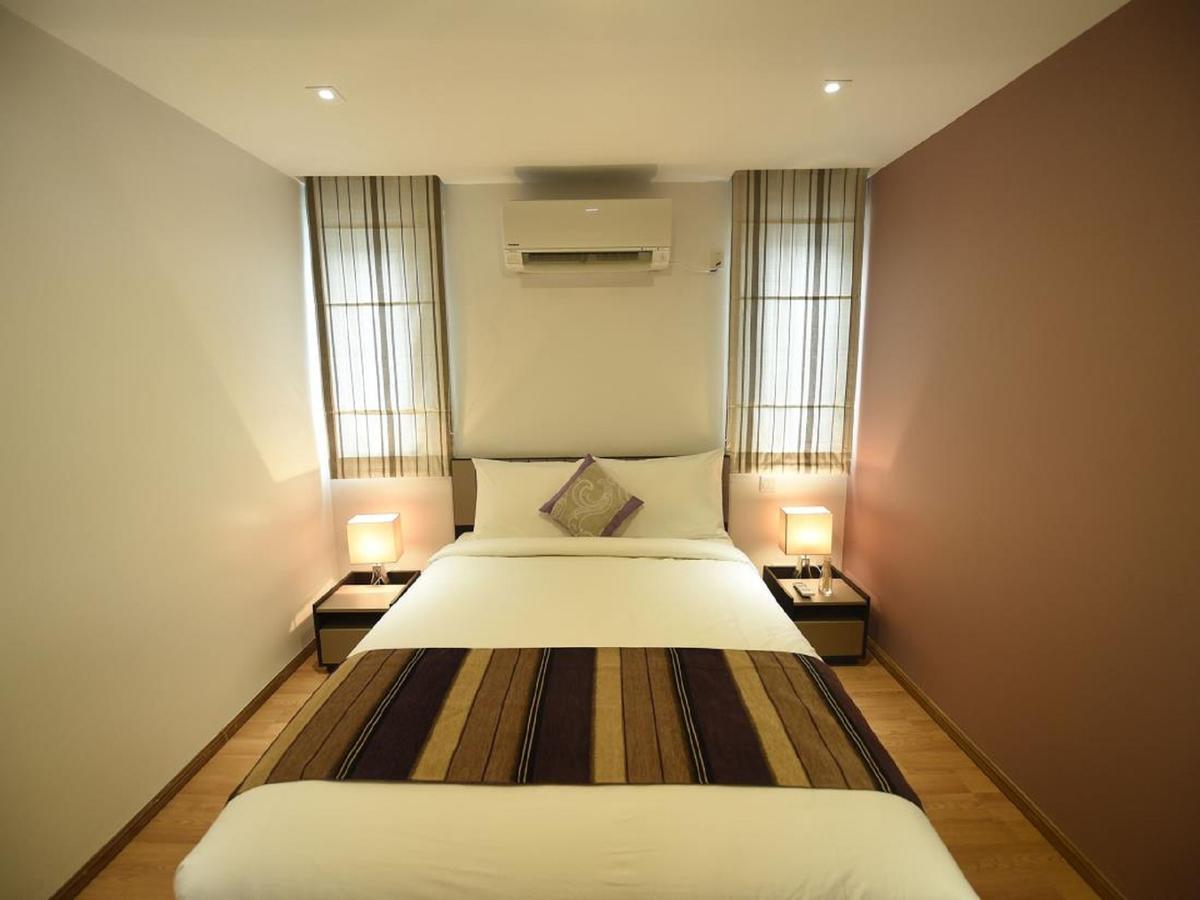 The Varsity House Inn & Serviced Apartments Rangoon Buitenkant foto
