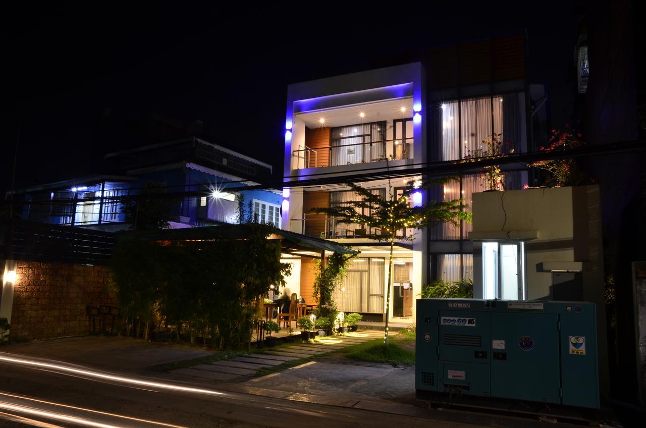 The Varsity House Inn & Serviced Apartments Rangoon Buitenkant foto