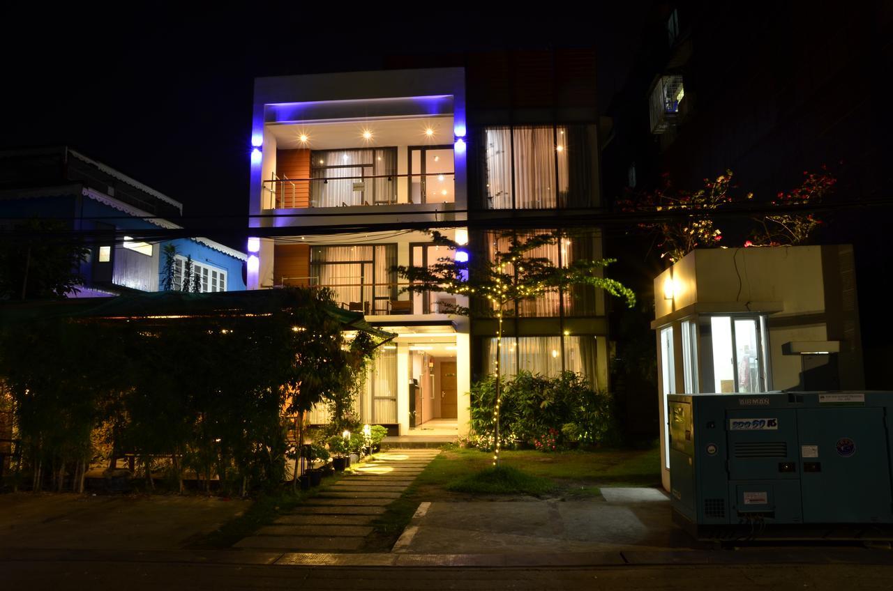 The Varsity House Inn & Serviced Apartments Rangoon Buitenkant foto