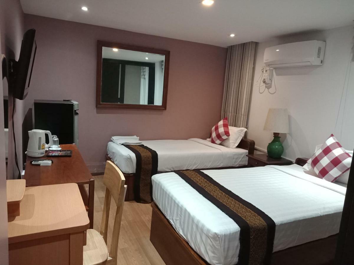 The Varsity House Inn & Serviced Apartments Rangoon Buitenkant foto
