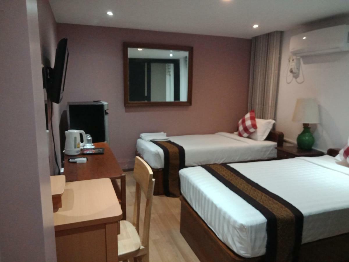 The Varsity House Inn & Serviced Apartments Rangoon Buitenkant foto